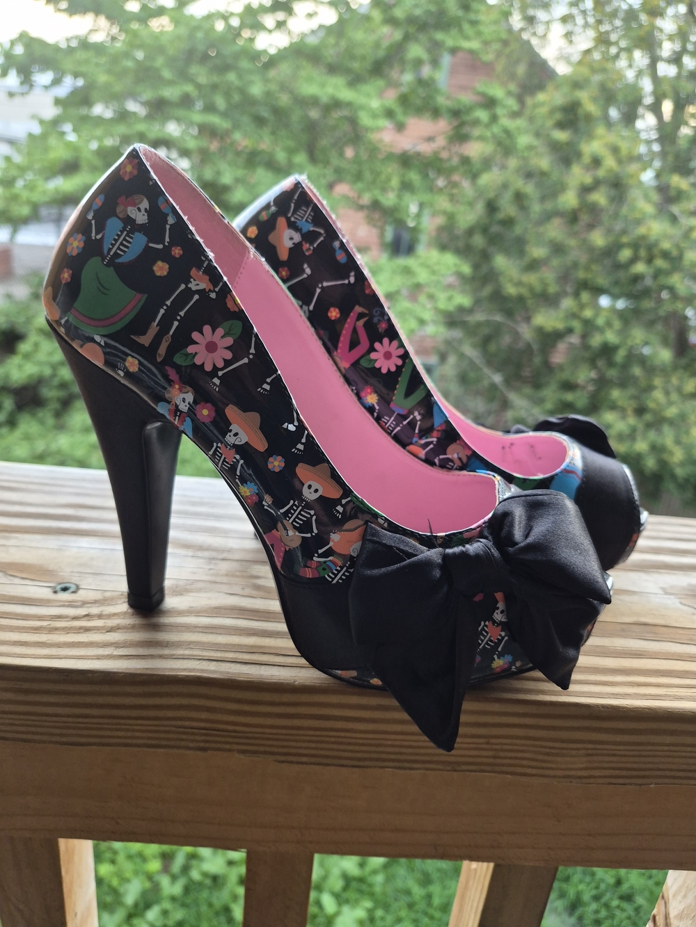 Pin Up Couture Black Bow Heels Size 8